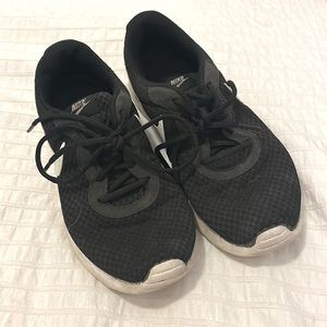 Nike Tanjun Running Shoes